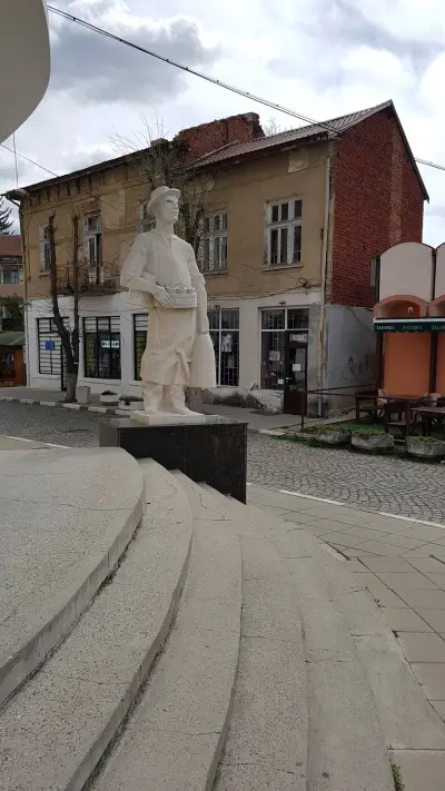 Паметник на Бозаджията