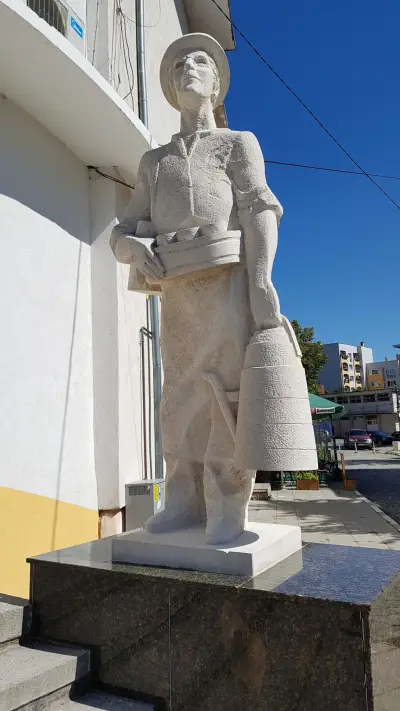 Паметник на Бозаджията