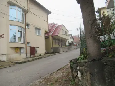 Младежки информационно-консултантски център