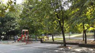 Детска площадка пред Аквариума
