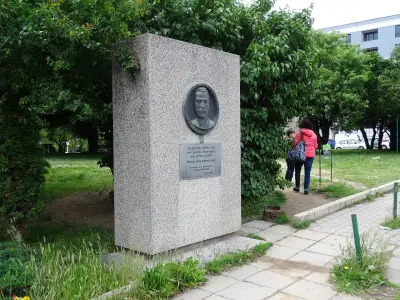 Паметник на Димитър Грънчаров