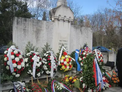 Мемориал-костница на военните гробища