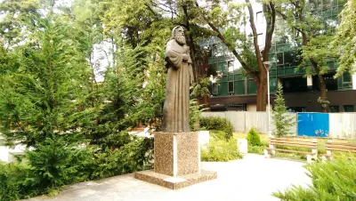 Паметник на проф. д-р Камен Вичев