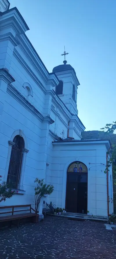 Храм "Свети Свети Константин и Елена"