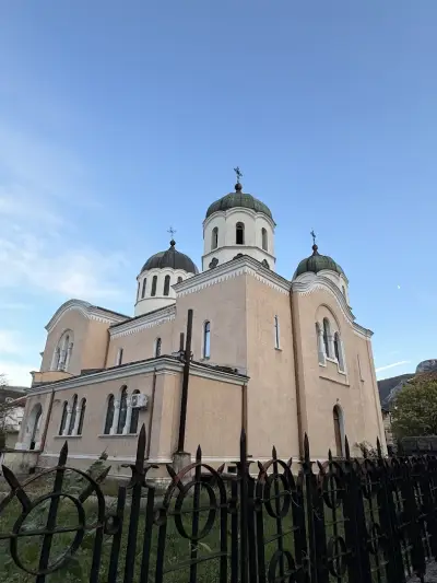 Катедрален Храм "Свети Дванадесет Апостоли"