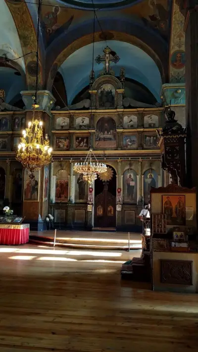 Катедрален Храм "Свети Дванадесет Апостоли"