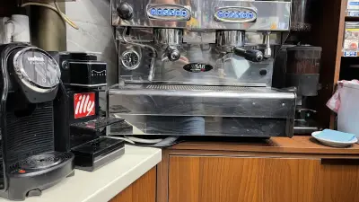 The cherry ( coffee & fresh & tabacco & wines)