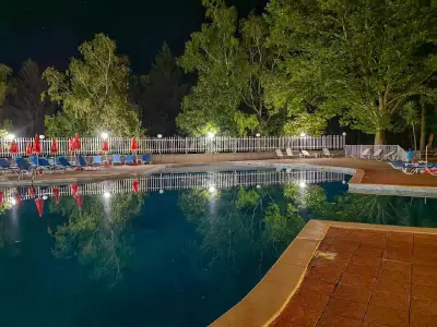 Hotel Genesis