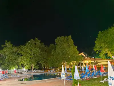 Hotel Genesis