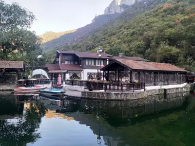 Хотелски комплекс Чайка