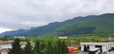 Хотел Боди - М