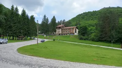 Развлекателен парк Леденика