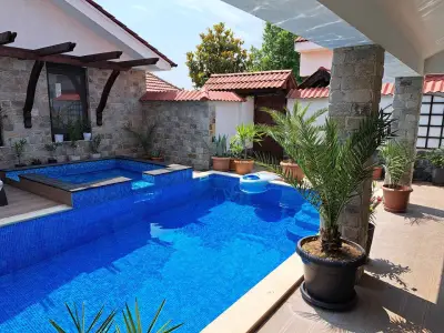 Stariya oreh pool & garden