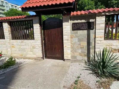 Stariya oreh pool & garden