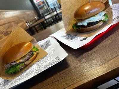 Trio Burger