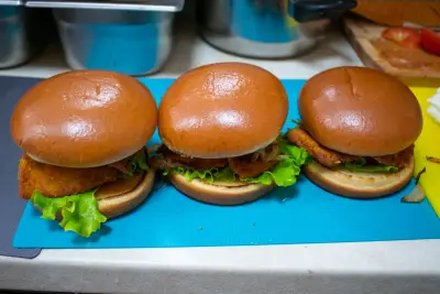 Trio Burger