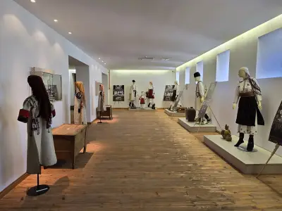 Музей "Кръстата казарма"