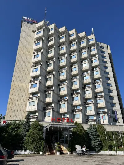 Хотел "Ровно"