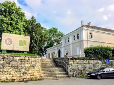 Художествена галерия „Никола Петров”