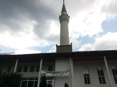 Централна джамия на Сърница