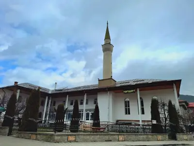 Централна джамия на Сърница