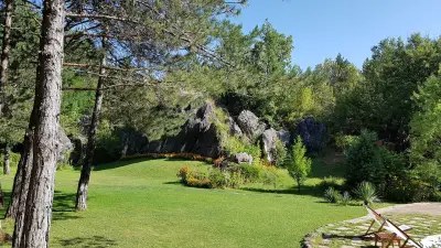 Еко селище Омая