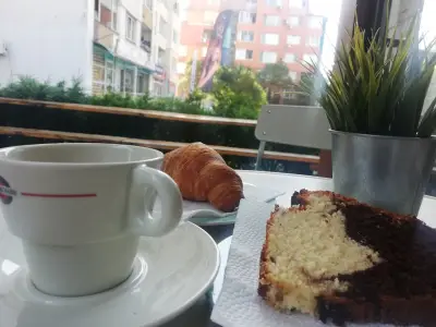 Coffee & sweet A.M.