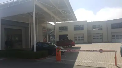 Автоцентър Бургас - KIA showroom