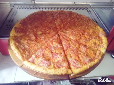 Pizza Plaza ,Пицария Площада