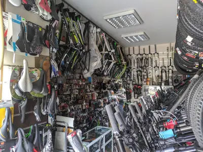 Сервиз, резервни части и аксесоари за велосипеди BG Bike