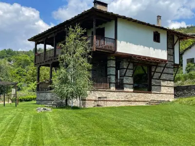 Leshten Guest Homes