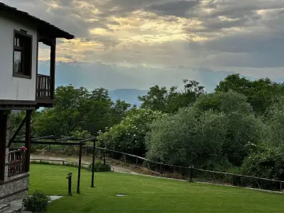 Leshten Guest Homes