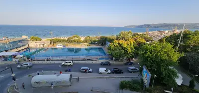 Panorama Hotel - Free EV Charging Station