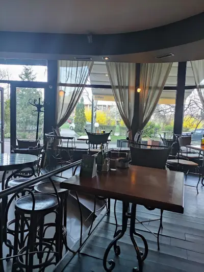 Antique Bar & Dinner