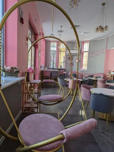 Pinko Lounge Cafe & Bar