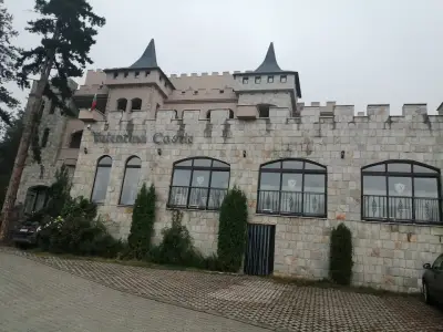 ХОТЕЛ ЧЕРНИЯТ КОС