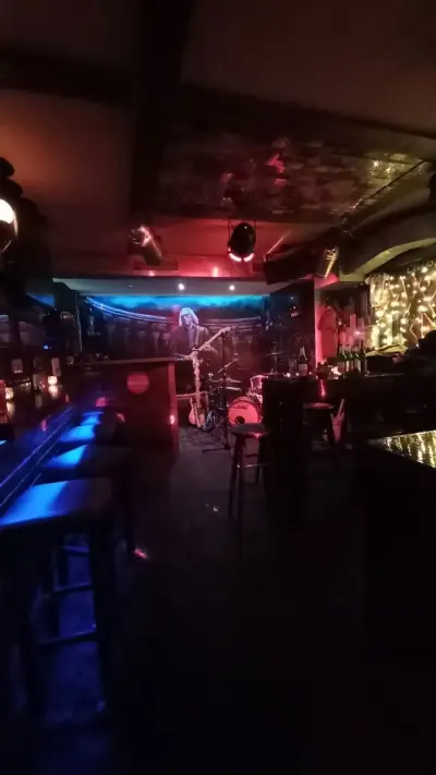 Club Maze JB