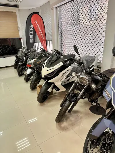 Analogo Moto - QJMotor & Zontes