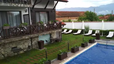 Einstein House & Spa