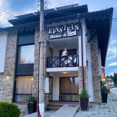 Einstein House & Spa