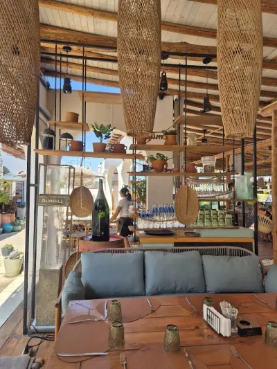 MORE beach restaurant