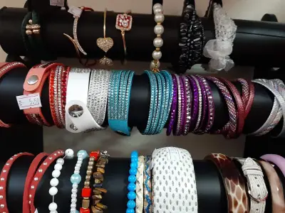 Felina Fashion bg