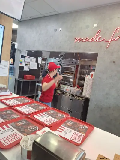 KFC СТУДЕНТСКИ ГРАД