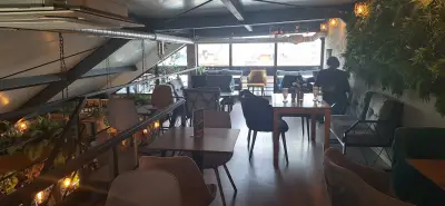 VM Café & Sweet