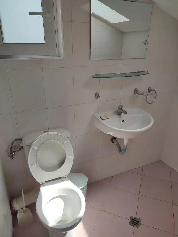 Тройна стая с балкон