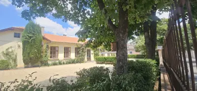 НУ "Васил Левски"