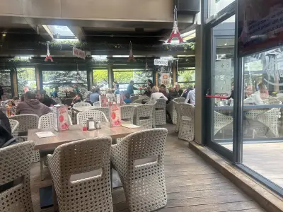 Happy Bar & Grill | Изток