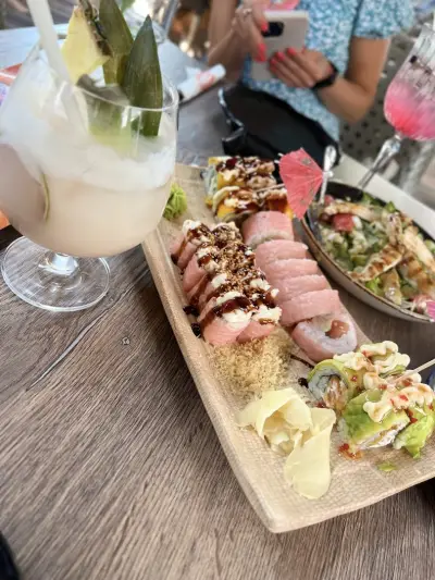 Happy Bar & Grill | Изток