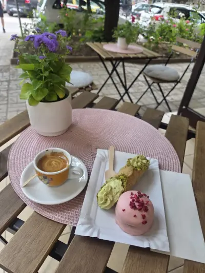 Cakery à la Bakery, Pastry & Coffee shop