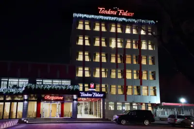 Хотел Теодора Палас